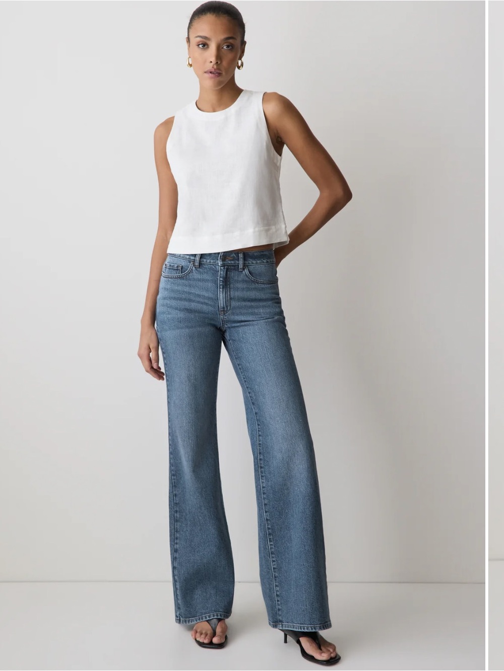 RW&CO Woman’s size 33 High Rise Wide Leg Jeans